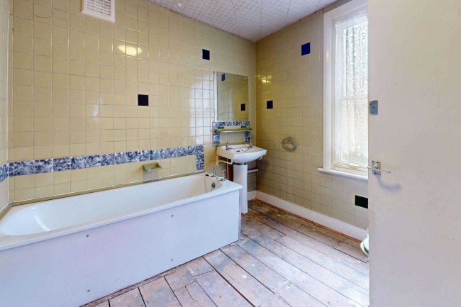 121 Chatham Street, Walworth, London SE17 1PA 1