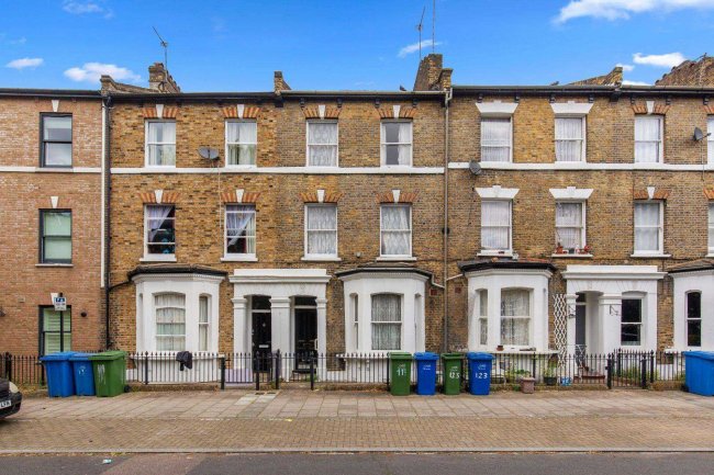 121 Chatham Street, Walworth, London SE17 1PA 1