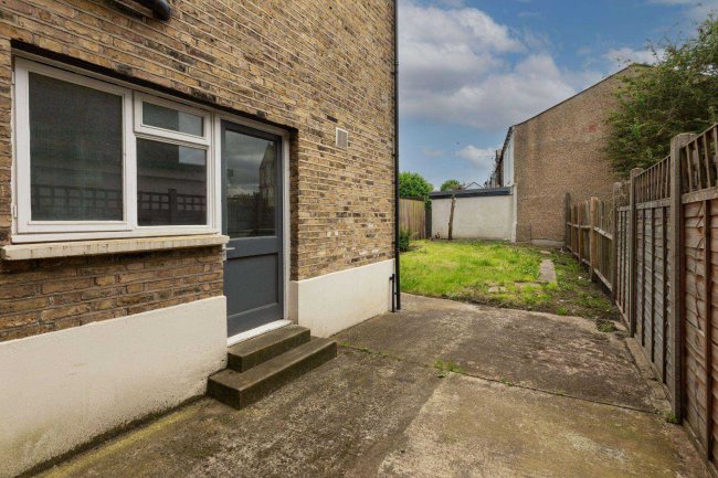 270 Crystal Palace Road, East Dulwich, London SE22 9JH 4