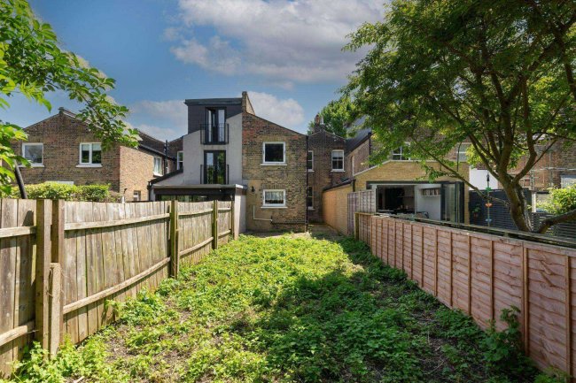 14 Gomm Road, Rotherhithe, London SE16 2TX 10