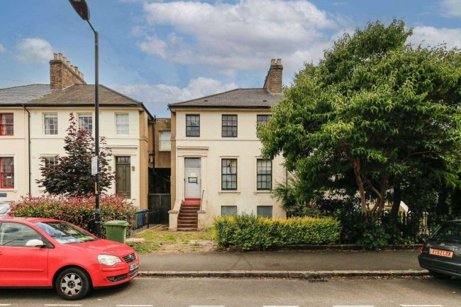 39 Highshore Road, Peckham, London SE15 5AF 2