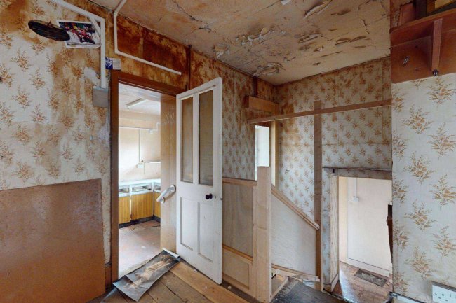 39 Highshore Road, Peckham, London SE15 5AF 2