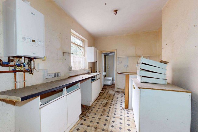 90 Southwark Park Road, Bermondsey, London SE16 3RS 1