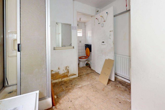 90 Southwark Park Road, Bermondsey, London SE16 3RS 1