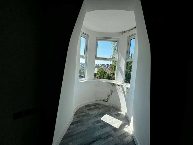 128 Tottenham Lane, Hornsey, London N8 7EL 8