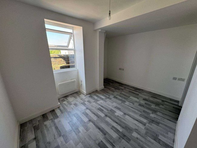 128 Tottenham Lane, Hornsey, London N8 7EL 8