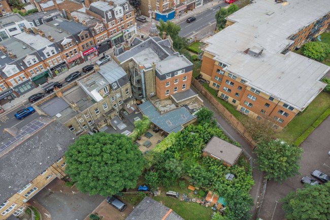 128 Tottenham Lane, Hornsey, London N8 7EL 8