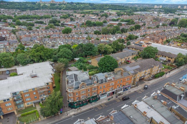 128 Tottenham Lane, Hornsey, London N8 7EL 8