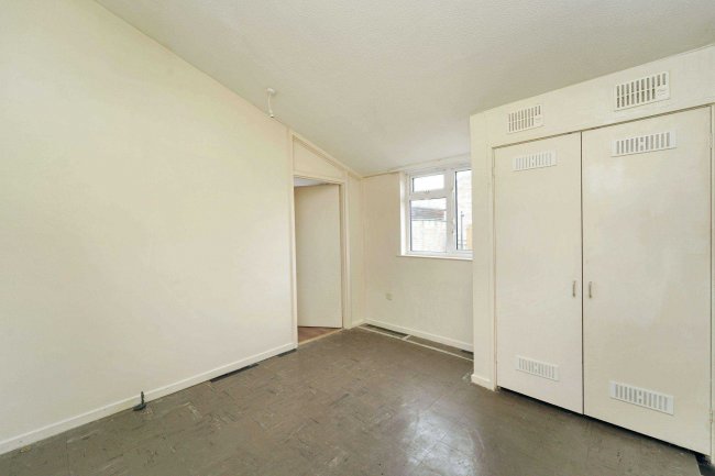 1 Colemans Close, Calne, Wiltshire, SN11 8NJ 8