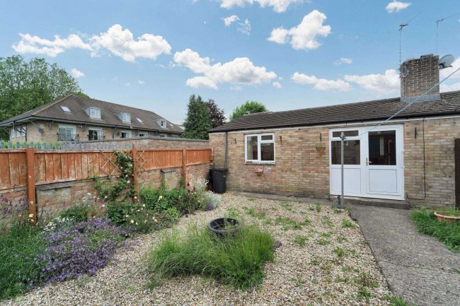 1 Colemans Close, Calne, Wiltshire, SN11 8NJ 8