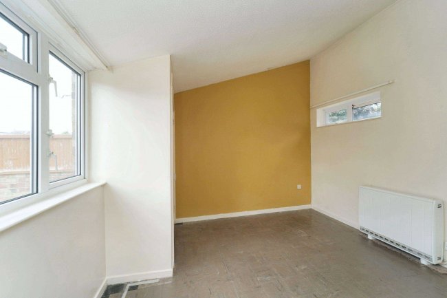 1 Colemans Close, Calne, Wiltshire, SN11 8NJ 8
