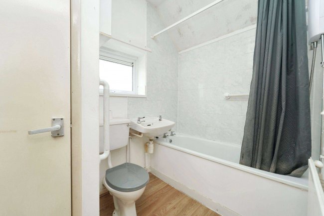 76 New Road, Royal Wootton Bassett, Swindon, Wiltshire, SN4 7DQ 3