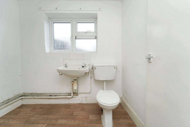 76 New Road, Royal Wootton Bassett, Swindon, Wiltshire, SN4 7DQ 3