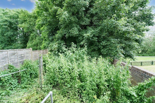 24 Grierson Close, Calne, Wiltshire, SN11 8JJ 3