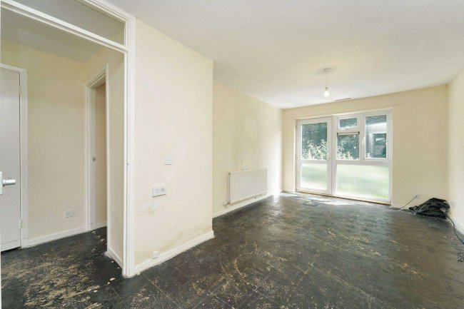 24 Grierson Close, Calne, Wiltshire, SN11 8JJ 3