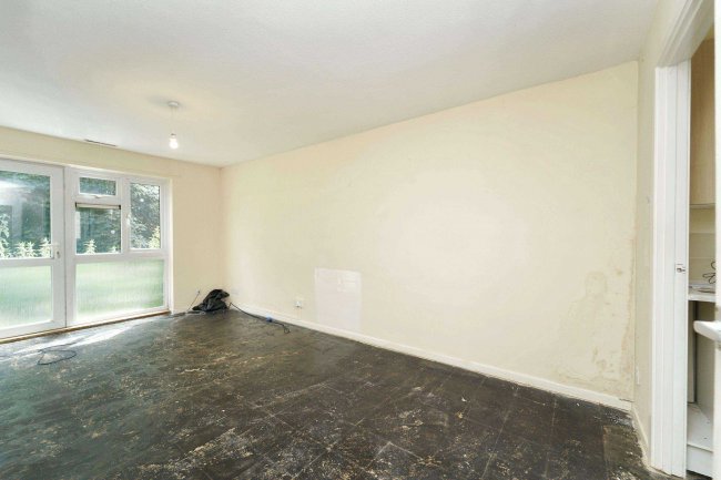 24 Grierson Close, Calne, Wiltshire, SN11 8JJ 3