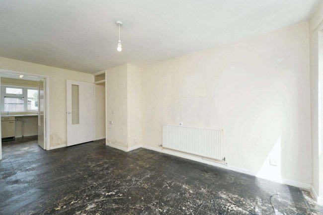 24 Grierson Close, Calne, Wiltshire, SN11 8JJ 3