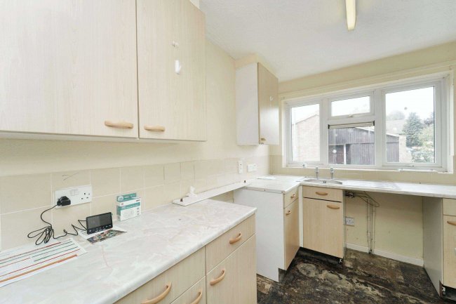 24 Grierson Close, Calne, Wiltshire, SN11 8JJ 3