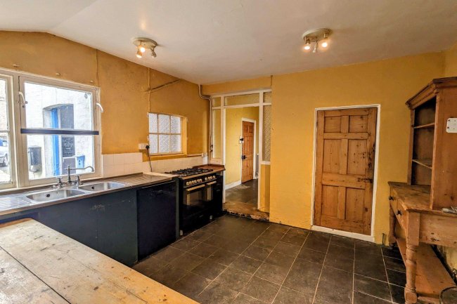 Weston House, Haye Road, Callington PL17 7JJ 4