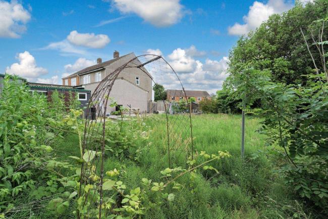 6 Barrow Green, Chippenham, Wiltshire, SN15 1BE 1