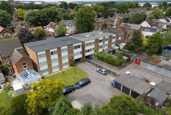 Osborne Court, Osborne Road,  Farnborough GU14 6AP 4