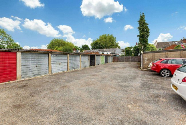 Osborne Court, Osborne Road,  Farnborough GU14 6AP 4