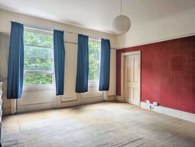 Flat A, 157 Holland Park Avenue, London W11 4UX 9