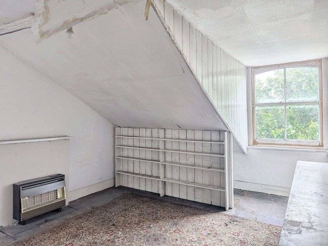 Flat A, 157 Holland Park Avenue, London W11 4UX 9