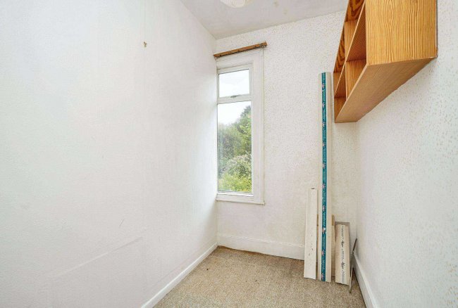 23 High Street, West End, Woking GU24 9PL 10