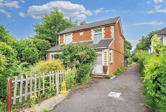 23 High Street, West End, Woking GU24 9PL 10