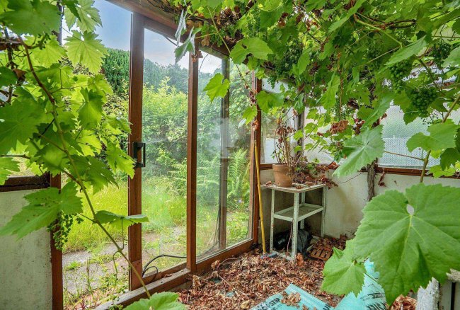 23 High Street, West End, Woking GU24 9PL 10