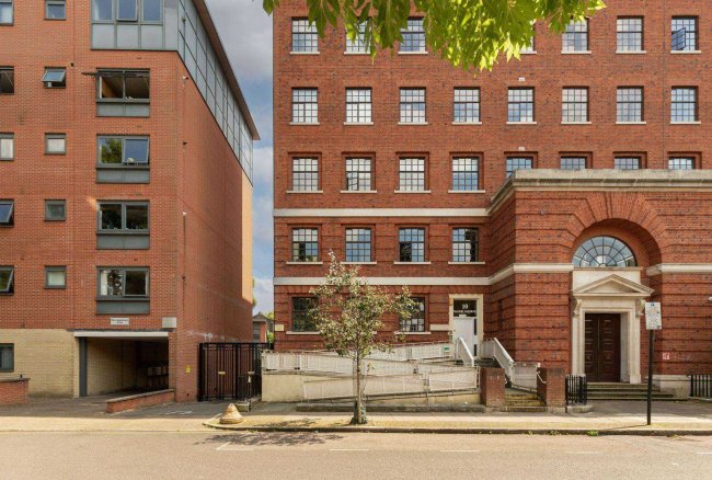 Unit 11, Beaux Arts Building, Manor Gardens, Holloway, London N7 6JT 8