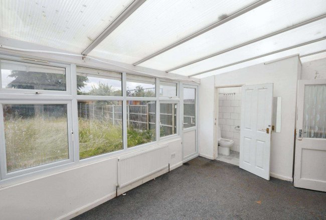 28 Overton Drive, Romford, Essex, RM6 4EH 10