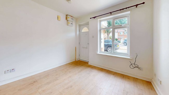 65 Springfield Place, New Malden KT3 3LP 1