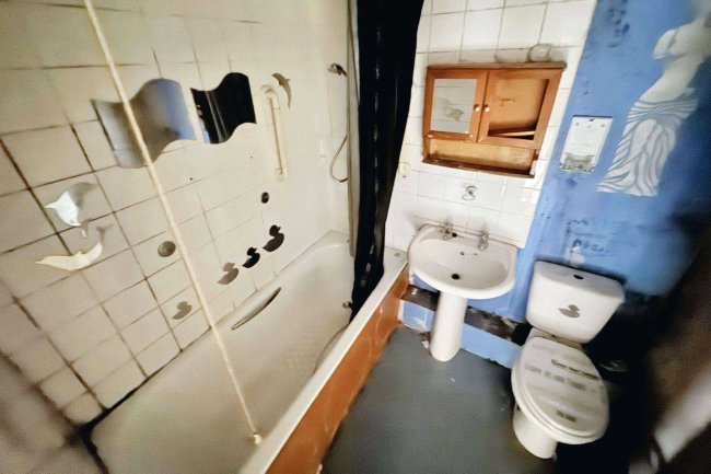 166 Edgehill Road, Harraby, Carlisle, CA1 3SA 5