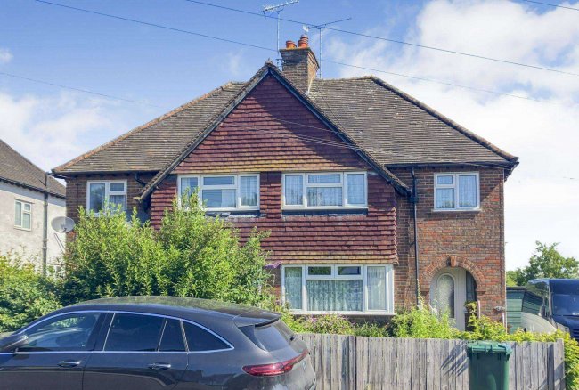 10 Woodland Road, Maple Cross, Rickmansworth, WD3 9SU 1