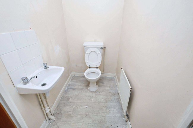 68 Ostell Crescent, Enfield, EN3 6FY 4