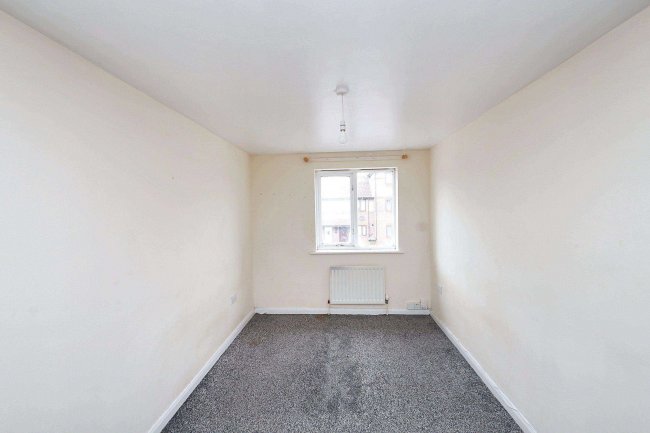 68 Ostell Crescent, Enfield, EN3 6FY 4