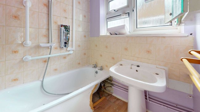 79 Darenth Road, Welling, Kent, DA16 3EG 1