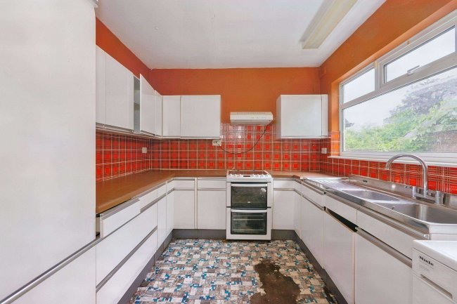 191 Broad Walk, Blackheath, London, SE3 8NG 5