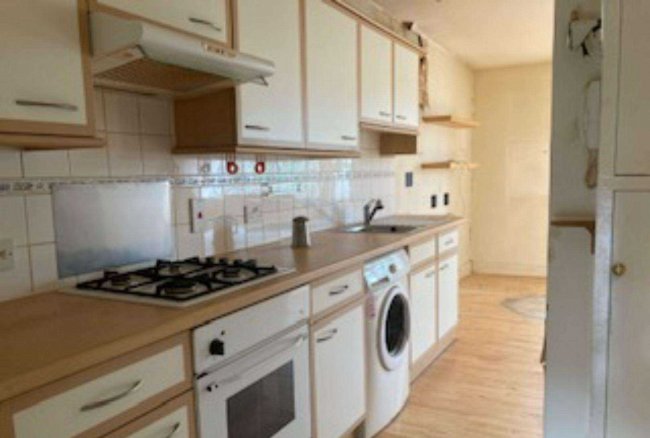 Flat 3, 27 Croydon Road, Reigate, RH2 0LY 7