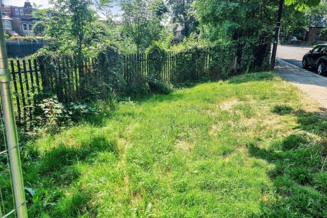 Land and garages at Holly Lodge, Hoppers Road, Winchmore Hill, N21 3JR 8