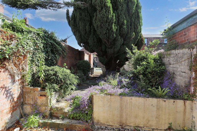 1 Gladstone Street, West Park, St Helens, Merseyside WA10 4NT 6