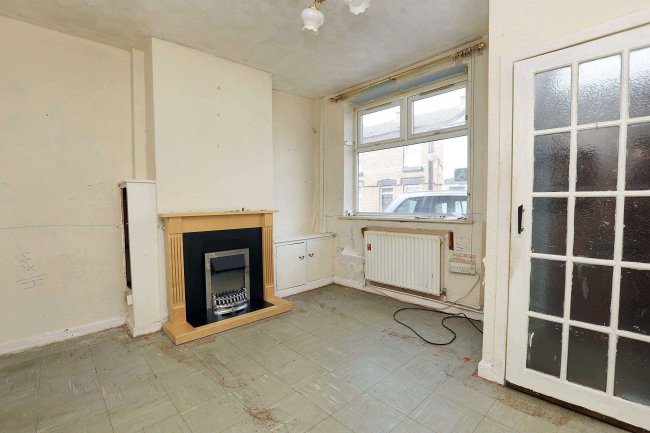 1 Gladstone Street, West Park, St Helens, Merseyside WA10 4NT 6