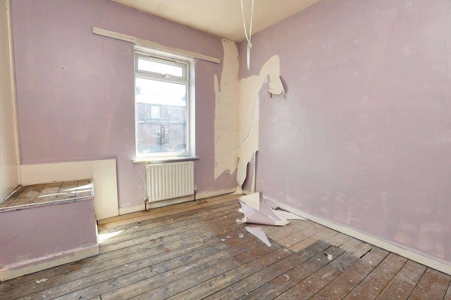 1 Gladstone Street, West Park, St Helens, Merseyside WA10 4NT 6