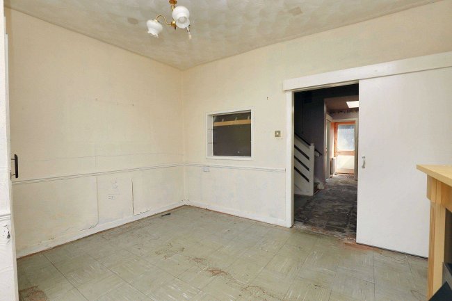 1 Gladstone Street, West Park, St Helens, Merseyside WA10 4NT 6