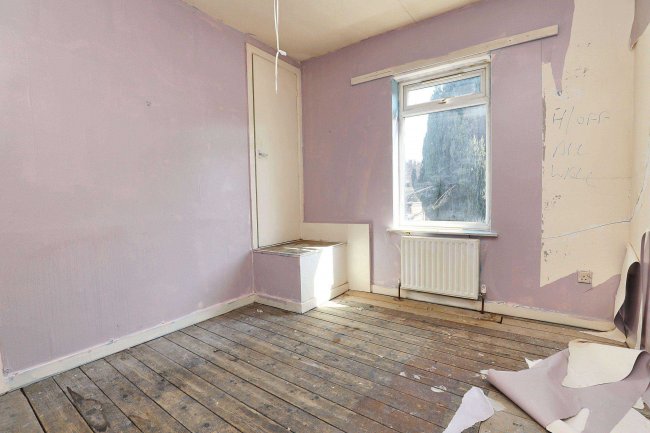 1 Gladstone Street, West Park, St Helens, Merseyside WA10 4NT 6