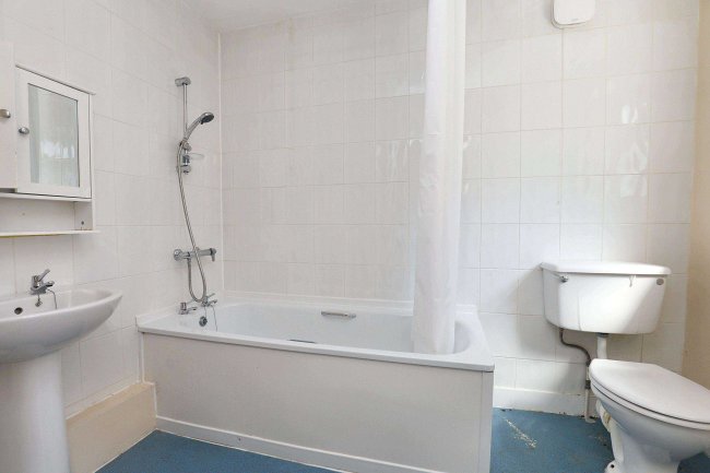 1 Gladstone Street, West Park, St Helens, Merseyside WA10 4NT 6