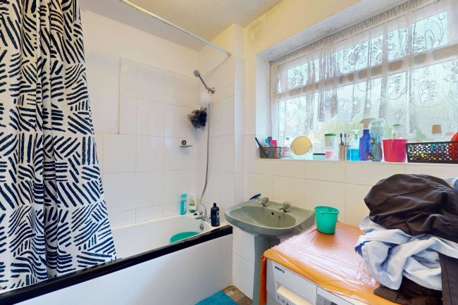 2 & 2a, Park Parade, South Road, Haywards Heath, West Sussex RH16 4LX 1