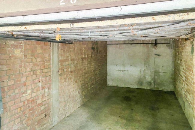 Flat 41 Atholl Court & Garage G28, Kingsway Gardens, Andover, SP10 4BB 7